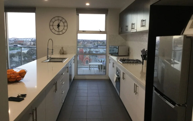 Sub Penthouse On Barkly Street