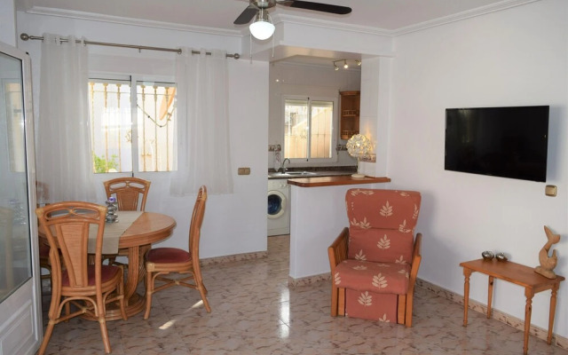 Upper floor Apartment semi-private pool