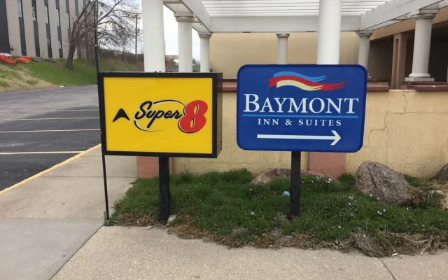 Super 8 by Wyndham Des Moines