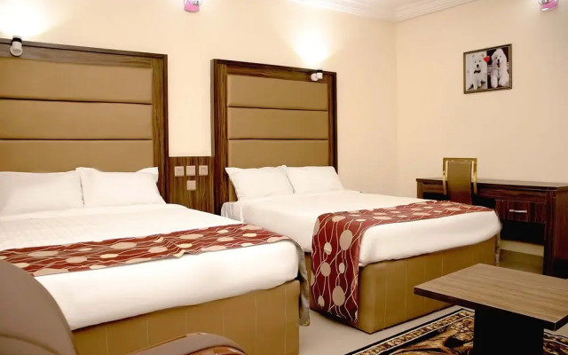 Parris Royal Hotel
