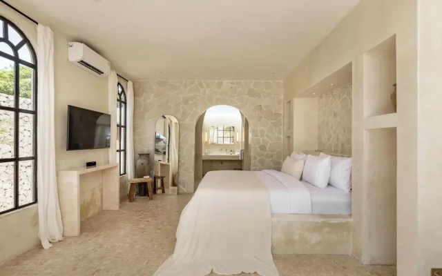 Bohemian 2BR Private Suites By Orivista