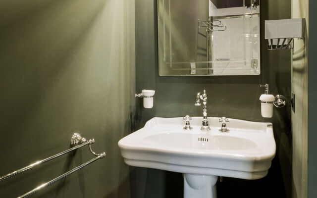 Arnobio Florence Suites