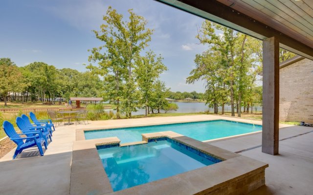 Upscale Home on Cedar Creek: Pool, Hot Tub + Views
