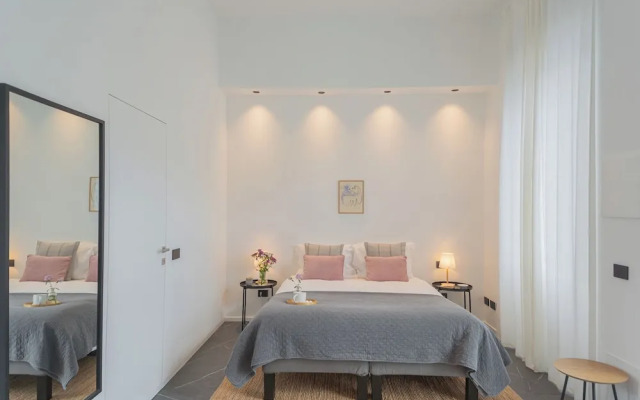 Piccola Como Lotus by Rent all Como