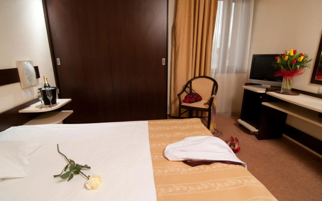 Hotel Rapsodia City Center