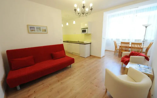 Toldi Apartments