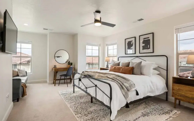 Red Rock Adventures 4 Bedroom Townhouse