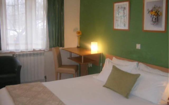 Hotel 7