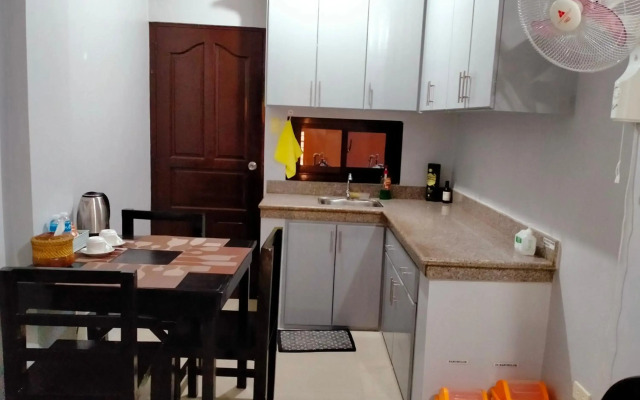 V.F. Riton Apartelle