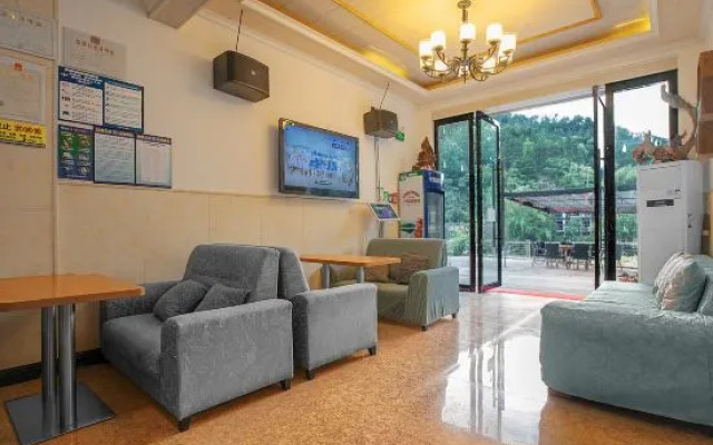 Leave the Hotel Villas