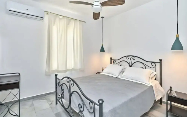 Villa Maria - Naoussa Pigeons Blue Gold Suite