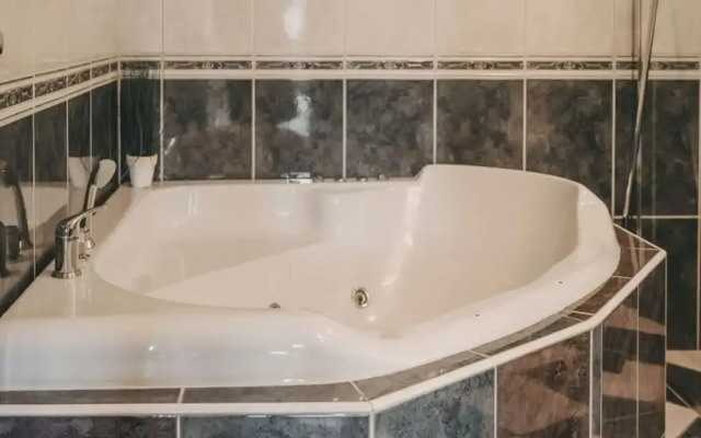 Room With Free Breakfast and spa Bath