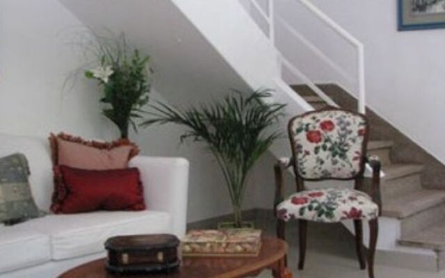 Simple & Charming