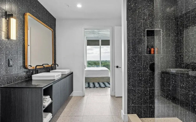 New 1BR Condo on Rainey St-Rooftop Pool