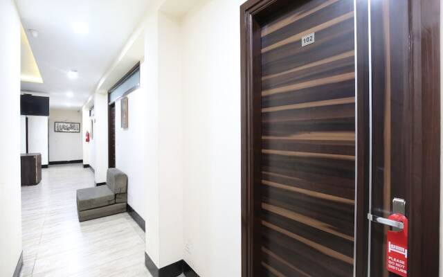 OYO 15030 Hotel ESS PEE Grand