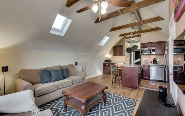Bright & Lofty Bucktown 1BR by AllSet Turnover