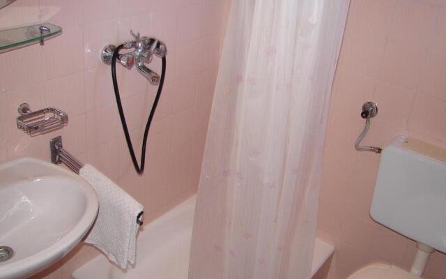 Apartments Eddie - 80m from sea