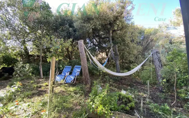 Villa Papini Seafront With 3 Apartments and Garden-rif Papi