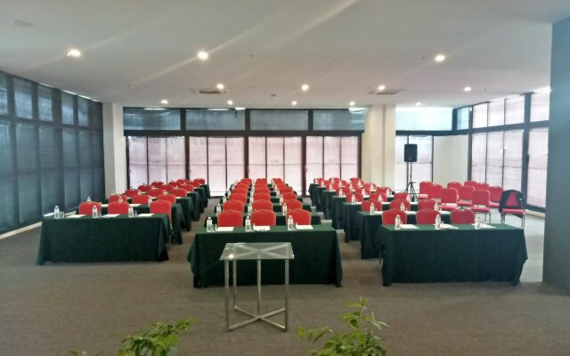 D'Wharf Hotel & Serviced Residence