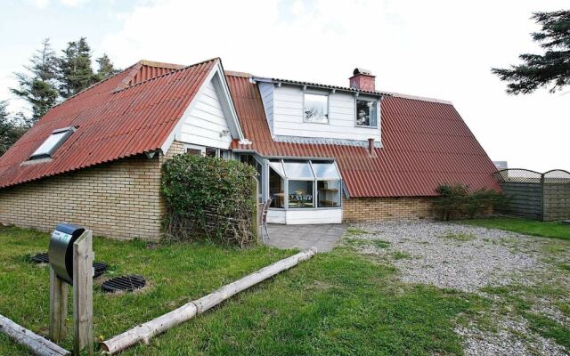 Lovely Holiday Home in Lemvig with Hot Tub