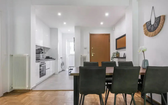 Mellow 2-Bedroom Apartment in Athens