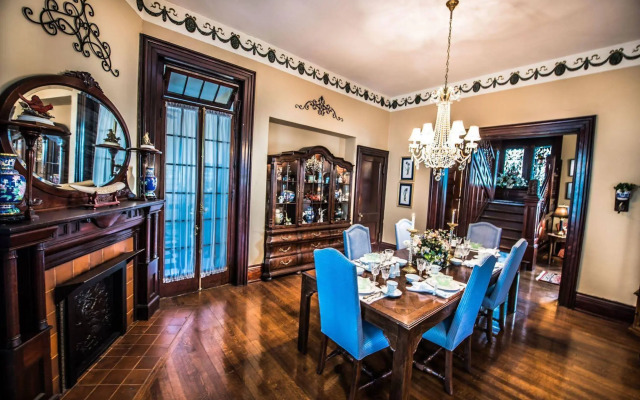 Inn at St James Court