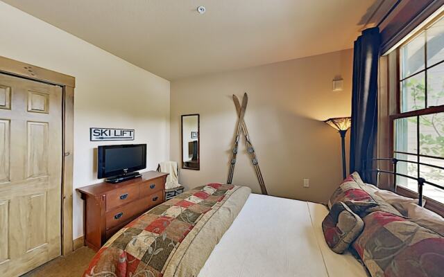 8203ns20 2 Bedroom Condo