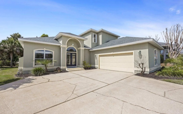 Private Beach & Community Pool