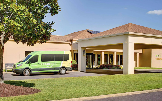 Courtyard by Marriott Memphis Airport