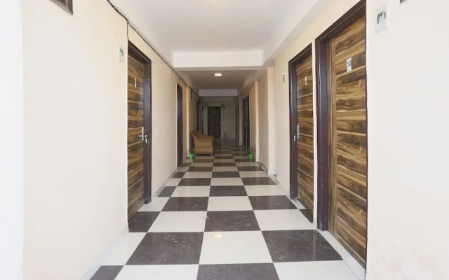 Hotel Lemonade by OYO Rooms