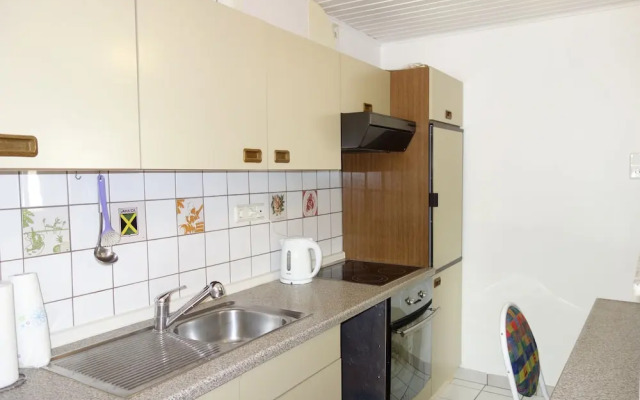 Tolstov-Hotels Large 3 Room Apartment with Garden