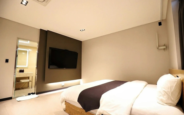 Dongducheon Hotel The Gray