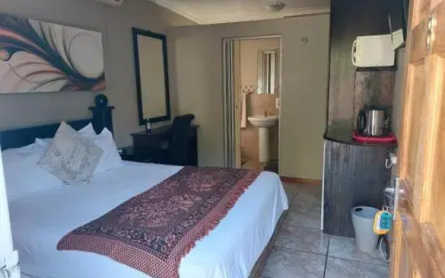 Ikhutse Manor Guest House