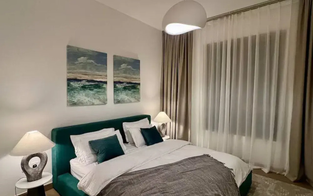 Stylish 1BR Apartment in La Sirene