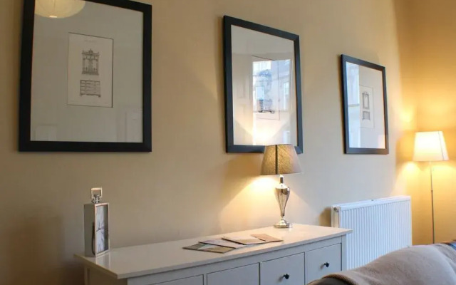 Spacious West End Townhouse