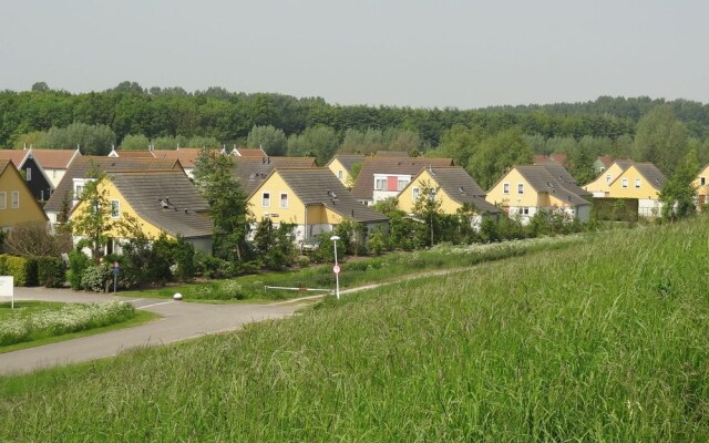 Semi-detached Home With Terrace at 200 m. From the Beach