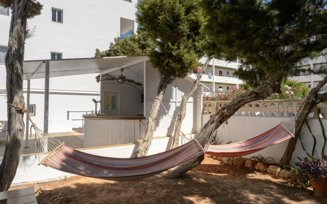 Apartamentos San Antonio Beach