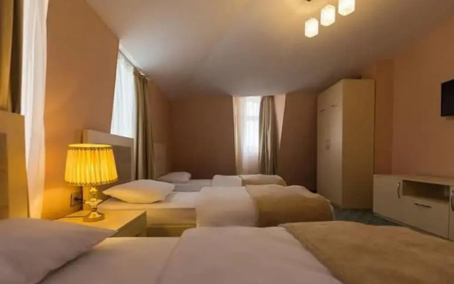 Riva Hotel