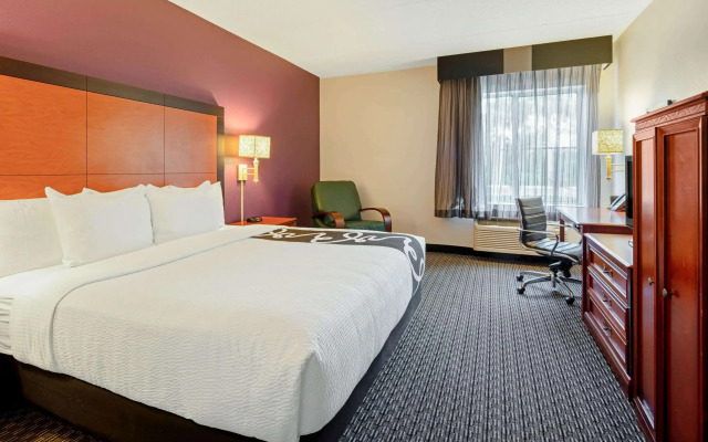 La Quinta Inn & Suites by Wyndham Naples East (I-75)