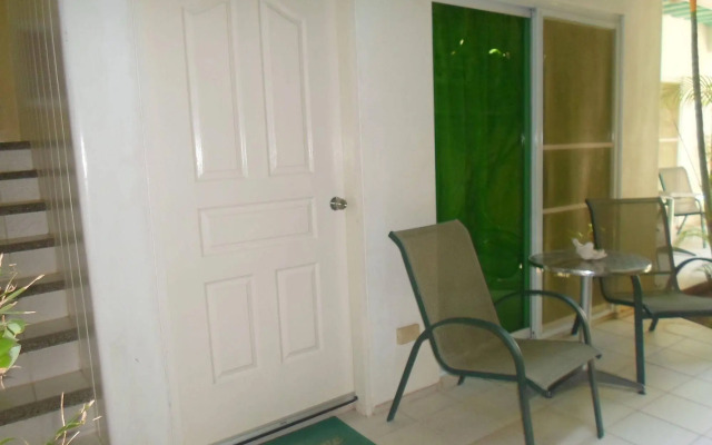 Roxon Apartments