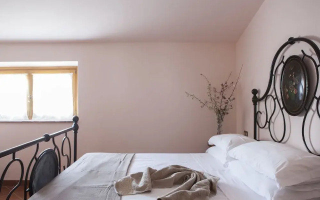 Cozy Farmhouse With Campriano With Swimming Pool