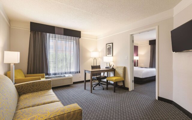 La Quinta Inn & Suites by Wyndham Dallas Plano West