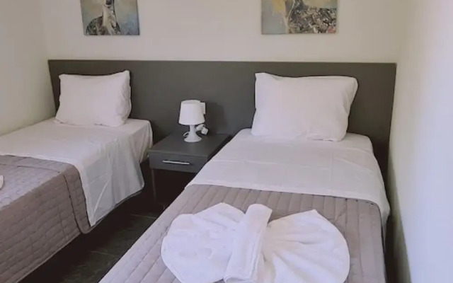 14 AN - 113 Nissi Twins Apartment