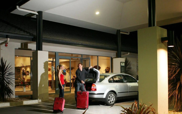 Lady Bay Hotel