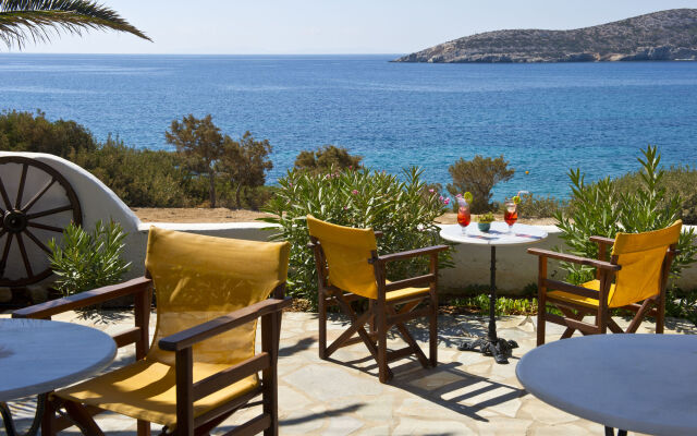 Blue Dolphin Antiparos Villas and Suites