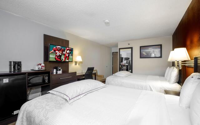 Red Roof Inn PLUS+ & Suites Malone