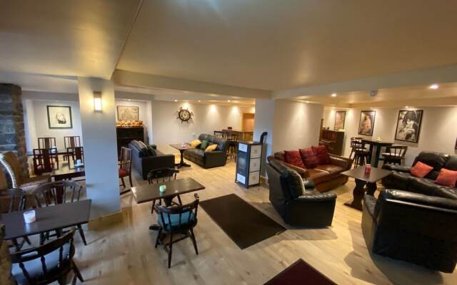 Kylemore Pass Hotel