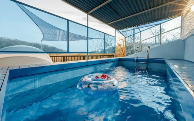 Yeonorang Park Pool Villa in Pohang
