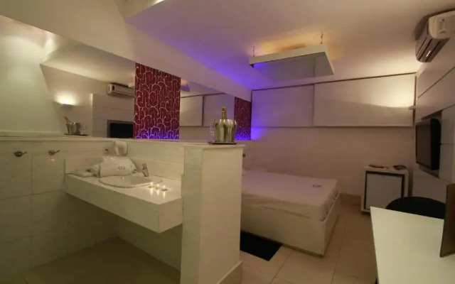 Motel Vivre (Adult Only)