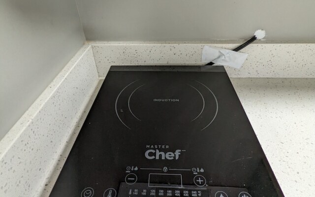 Riverside Motel & Suites